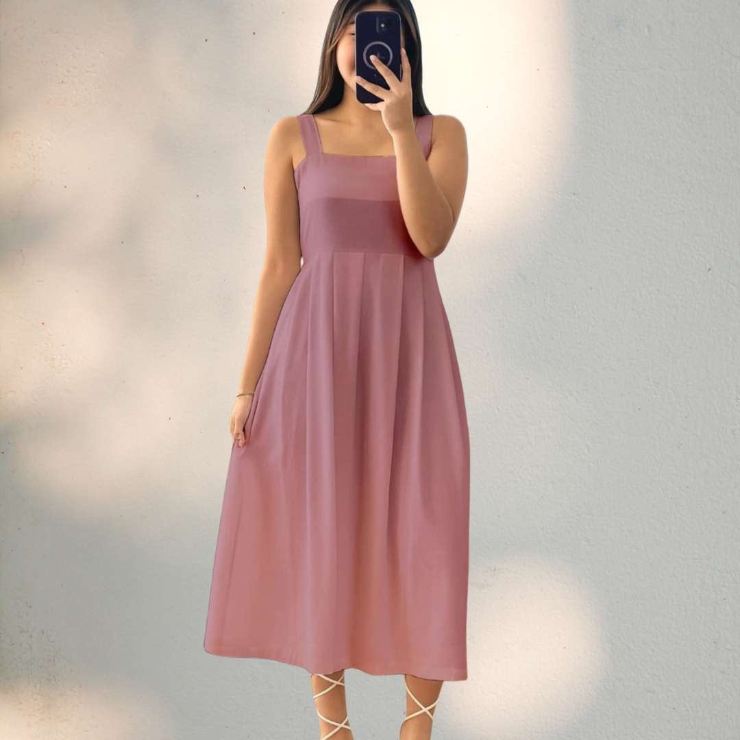 Julia-Inspired Pleated Dress – Effortless Grace with a Classic Touch