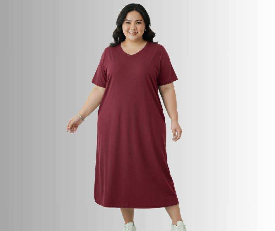Plus Size Everyday Chic – V-Neck Dress with Functional Pockets