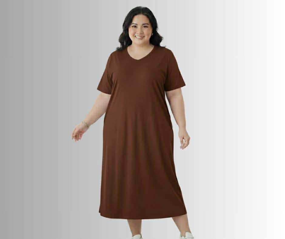 Plus Size Everyday Chic – V-Neck Dress with Functional Pockets