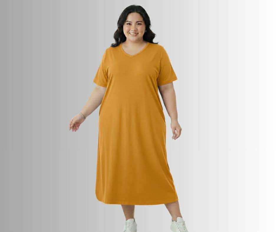 Plus Size Everyday Chic – V-Neck Dress with Functional Pockets