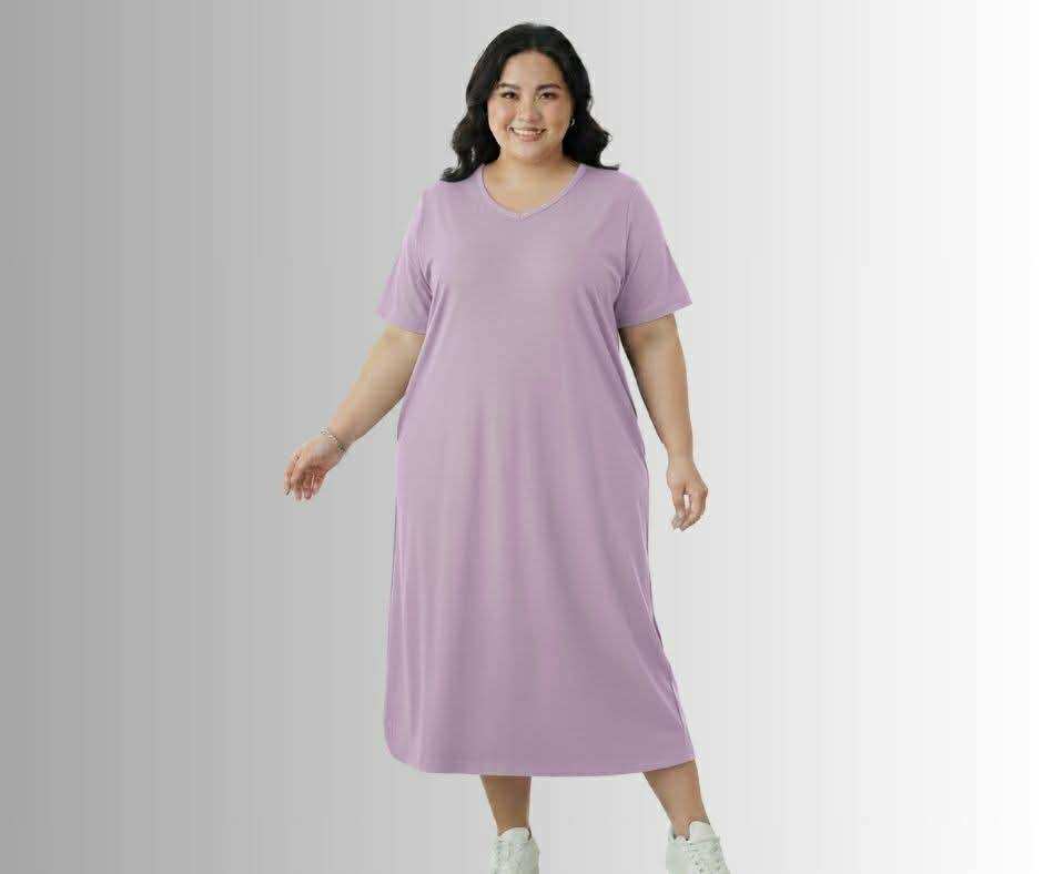 Plus Size Everyday Chic – V-Neck Dress with Functional Pockets