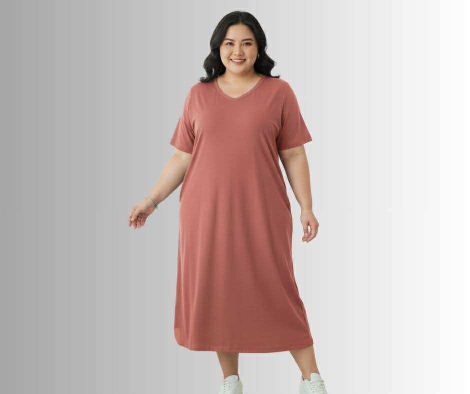Plus Size Everyday Chic – V-Neck Dress with Functional Pockets